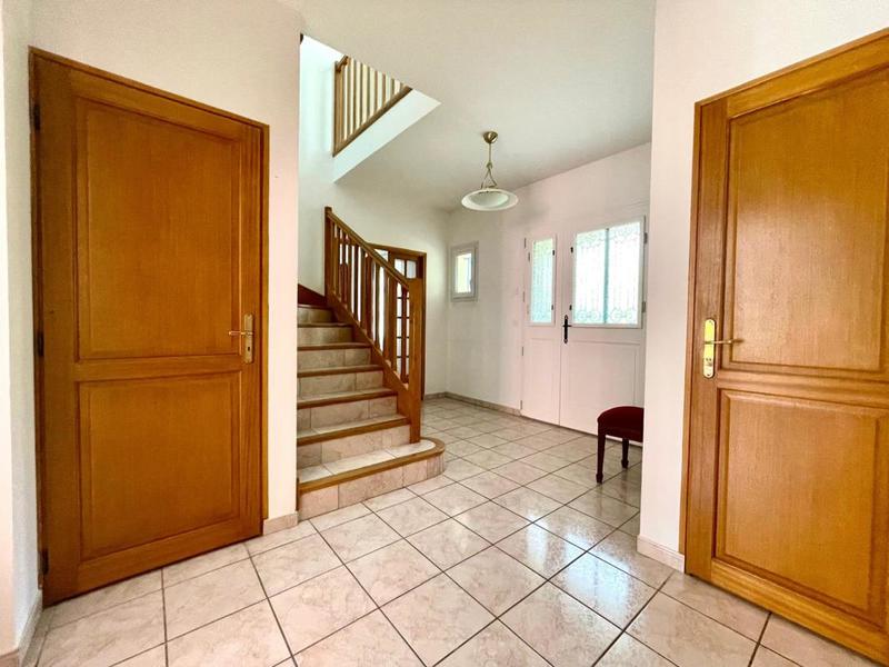 Maison - 280 m² - 9 pièces