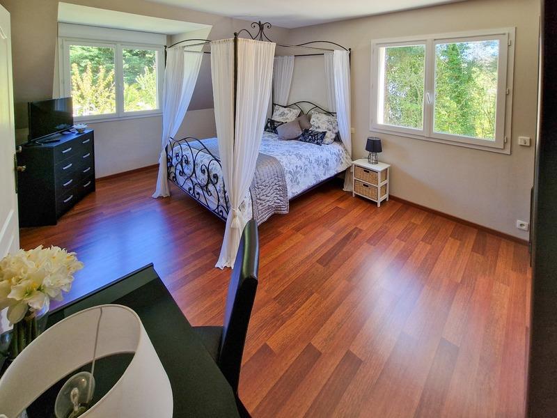 Propriété - 500 m² - 14 pièces