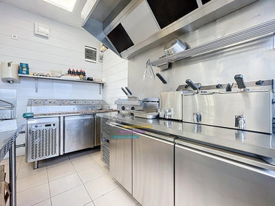 Fonds de commerce - Magasins - 67 m²