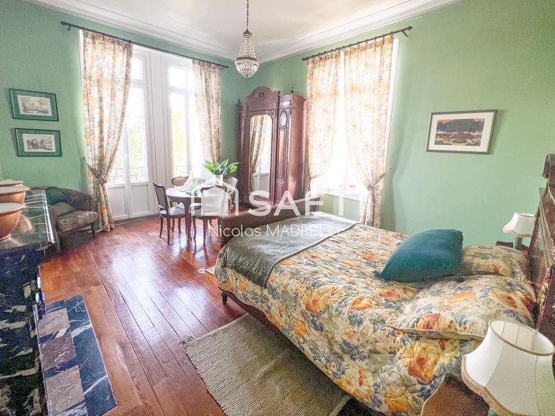 Maison - 450 m² - 12 pièces