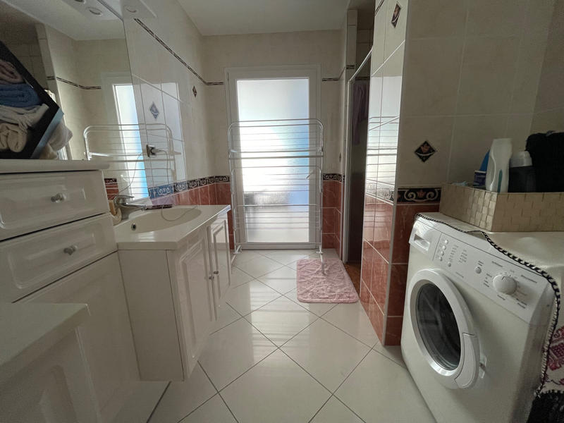 Maison - 383 m² - 8 pièces