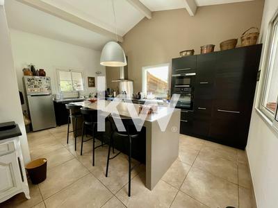 Maison - 210 m² - 7 pièces