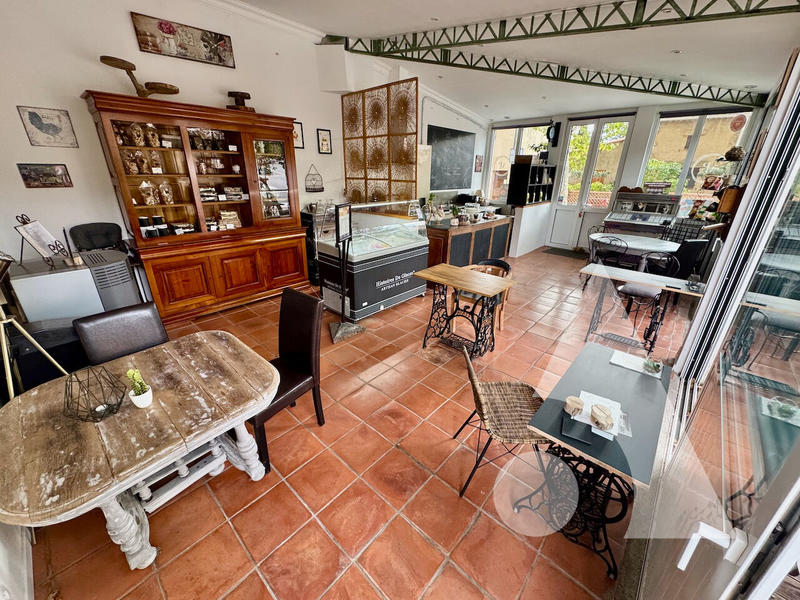 Local commercial - 145 m²