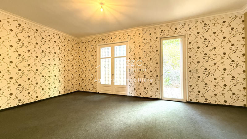 Maison - 450 m² - 20 pièces