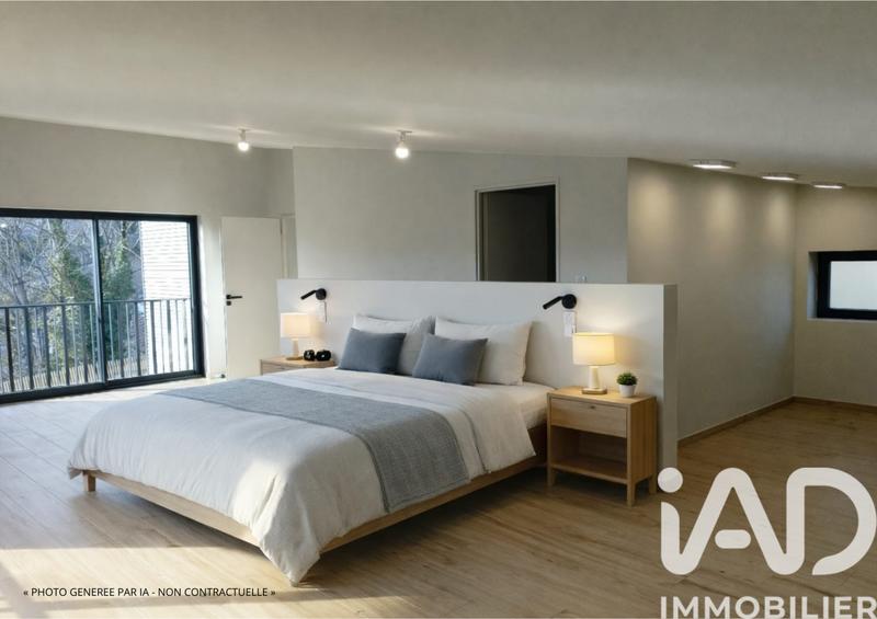 Maison - 248 m² - 8 pièces