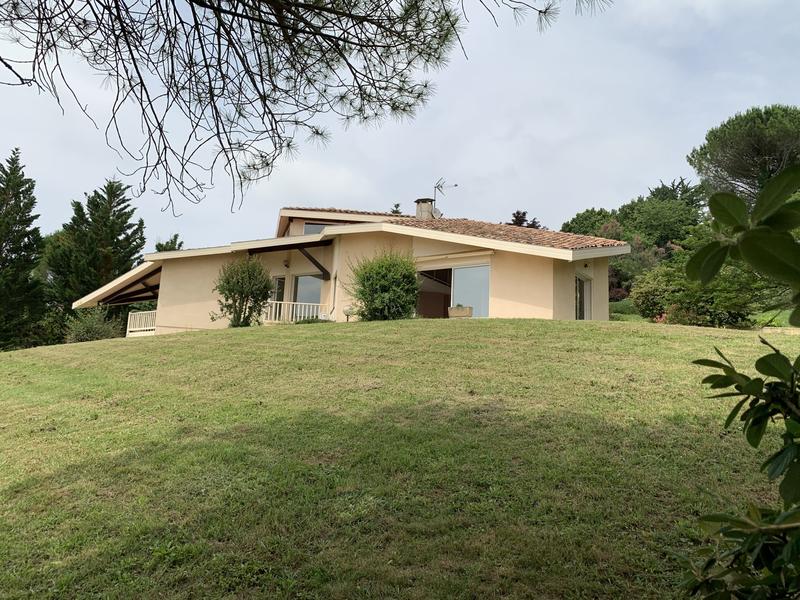 Villa - 220 m² - 6 pièces