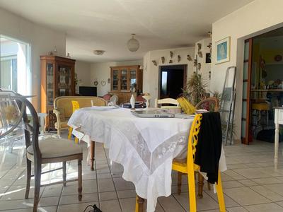 Maison - 195 m² - 5 pièces