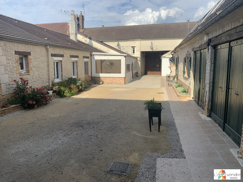 Maison ancienne - 325 m² - 11 pièces