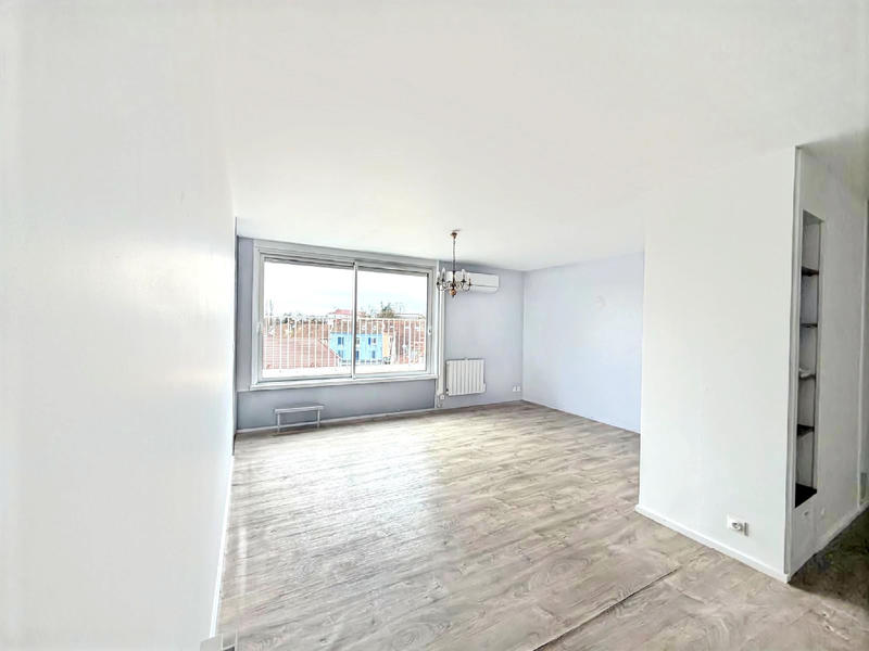 Appartement - 104 m² - 6 pièces