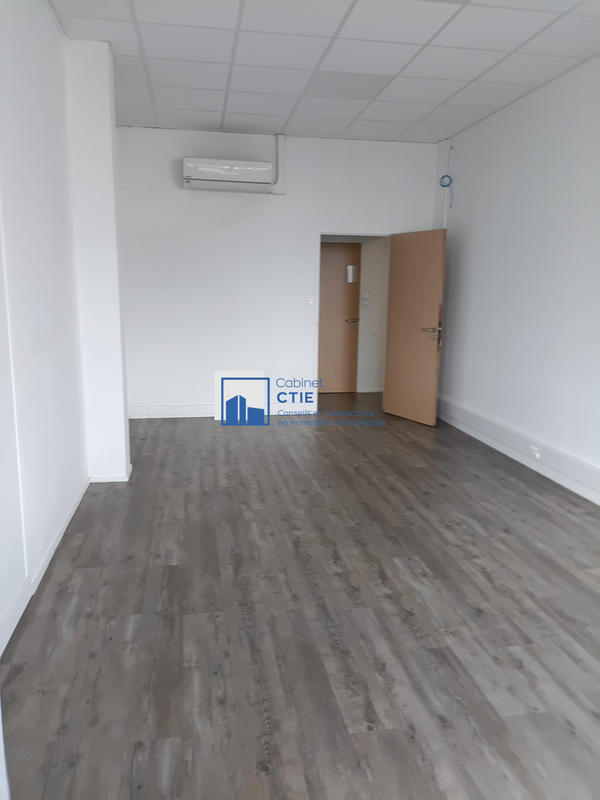 Bureau - 192 m²