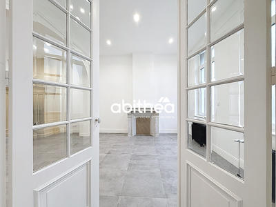 Maison - 205 m² - 9 pièces