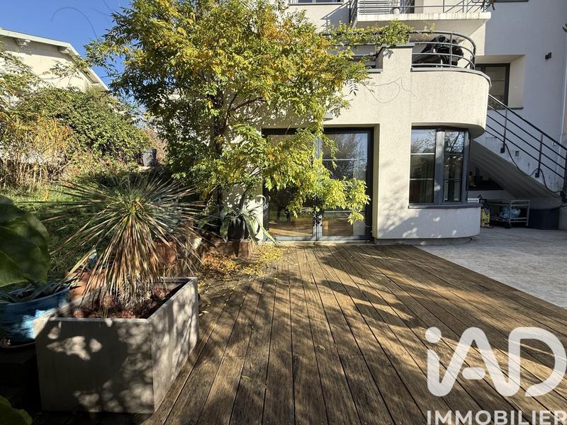 Maison - 210 m² - 5 pièces