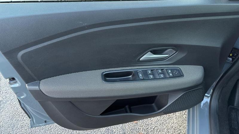 Dacia Sandero Eco-G 100 Expression Essence + Gpl