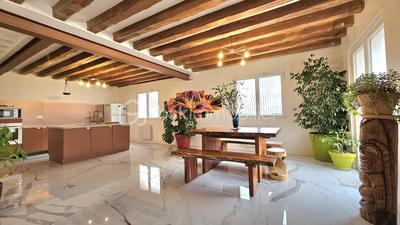 Maison de ville - 200 m² - 8 pièces