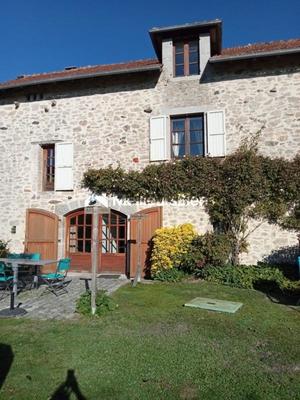 Corps de ferme - 240 m² - 8 pièces