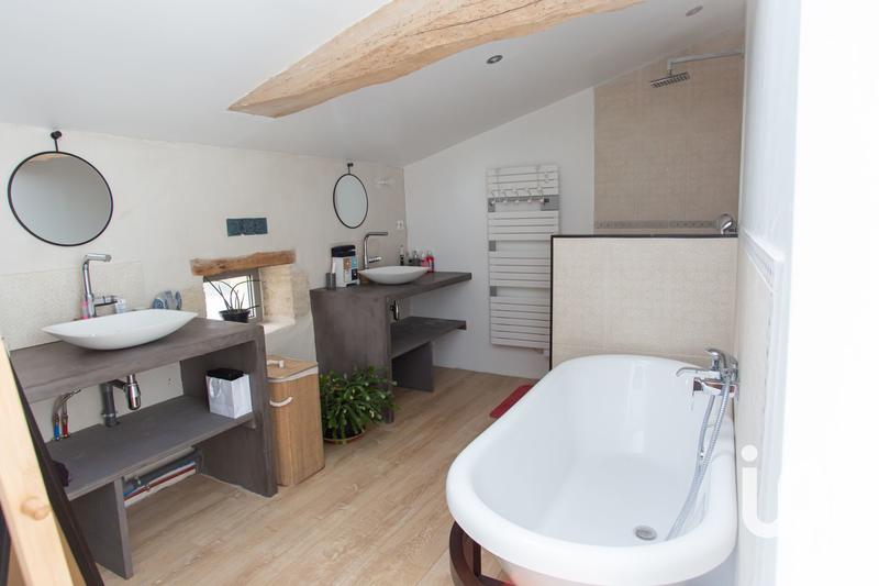 Maison - 207 m² - 7 pièces