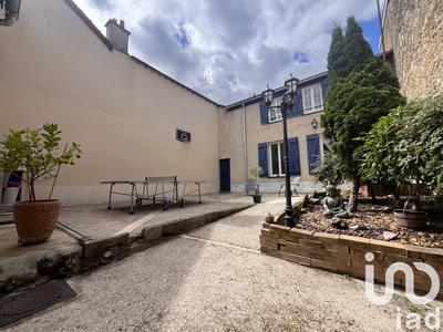 Maison - 196 m² - 6 pièces