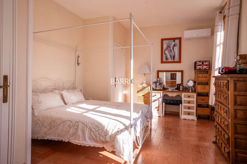 Maison - 224 m² - 7 pièces