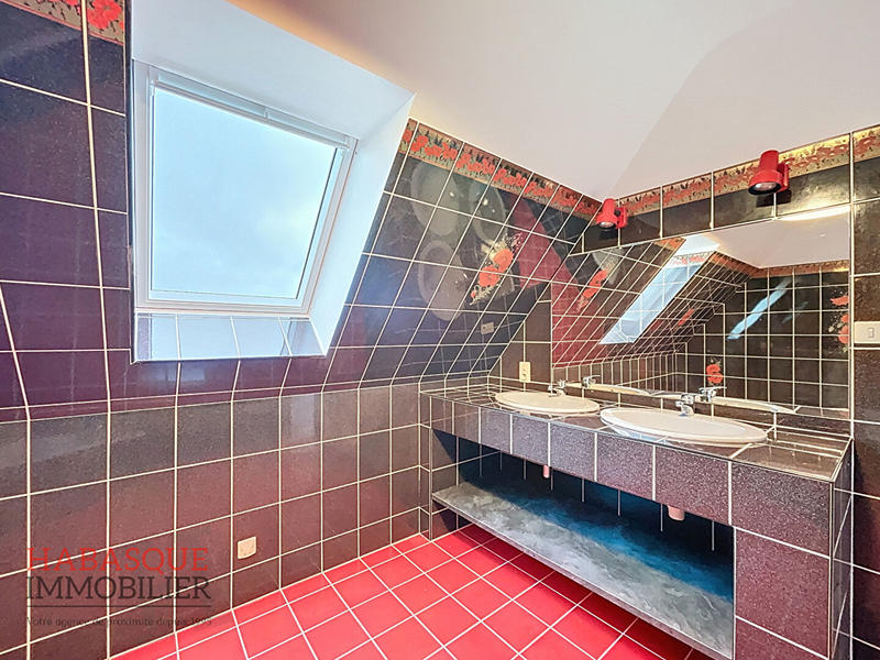 Maison - 136 m² - 6 pièces