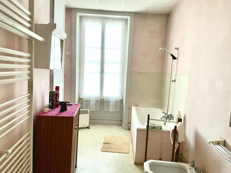 Propriété - 310 m² - 7 pièces