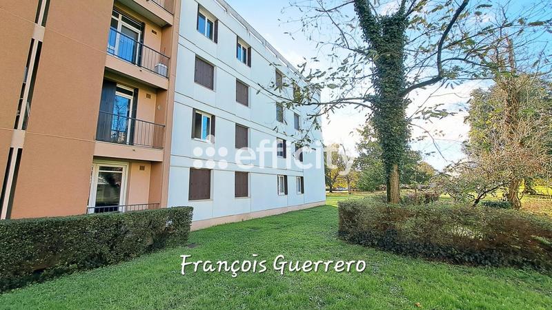 Appartement - 92 m² - 5 pièces