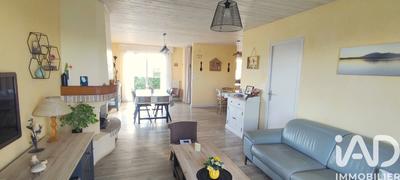 Maison - 99 m² - 5 pièces