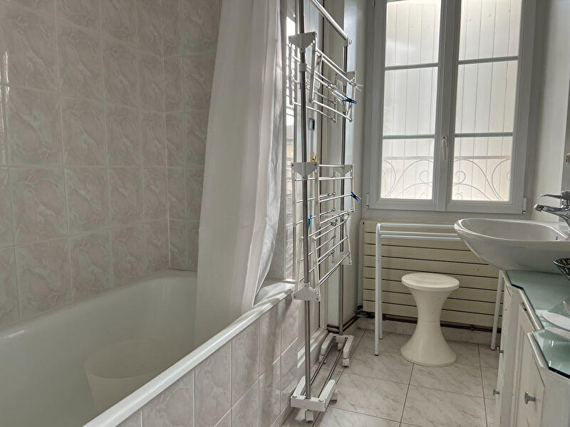 Maison - 221 m² - 6 pièces