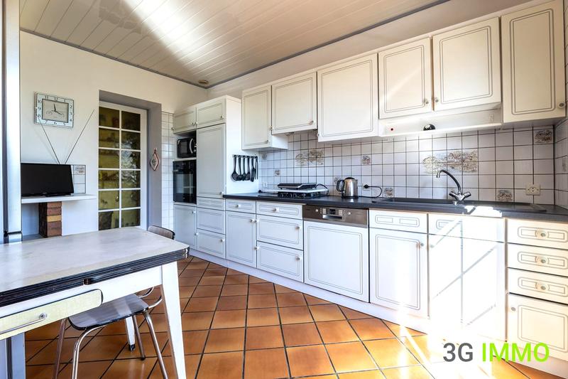 Maison traditionnelle - 140 m² - 7 pièces