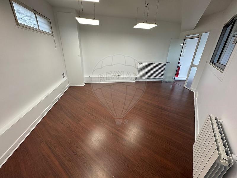 Local commercial - 80 m² - 5 pièces