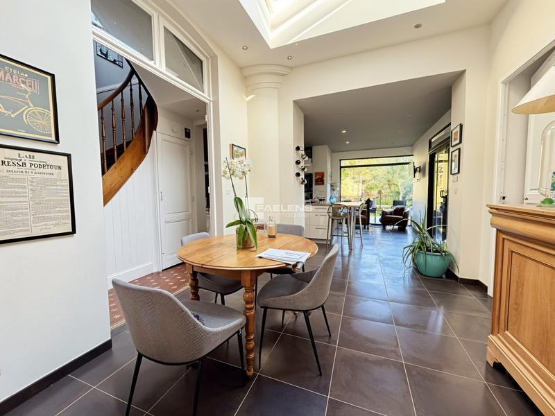 Maison - 190 m² - 6 pièces