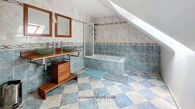 Maison - 146 m² - 7 pièces