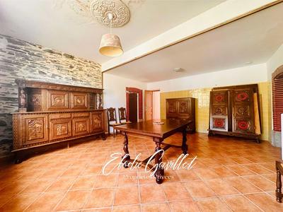 Maison - 304 m² - 11 pièces