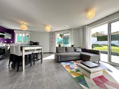 Maison - 90 m² - 4 pièces