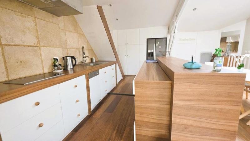 Appartement - 85 m² - 5 pièces