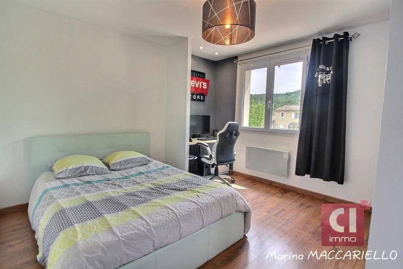 Maison - 175 m² - 6 pièces