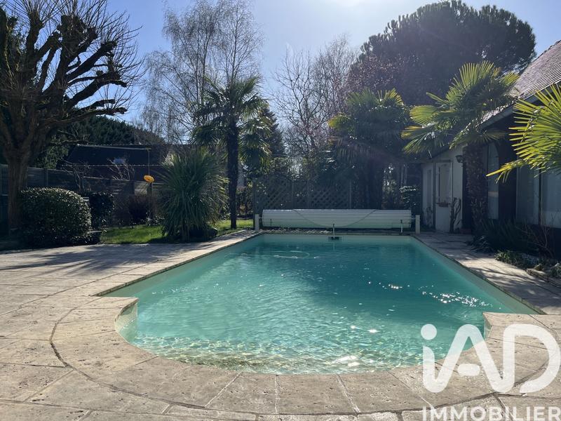 Maison - 201 m² - 9 pièces