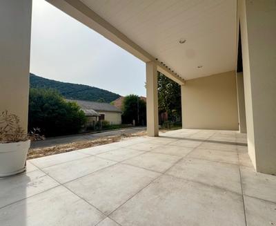 Maison - 92 m² - 5 pièces