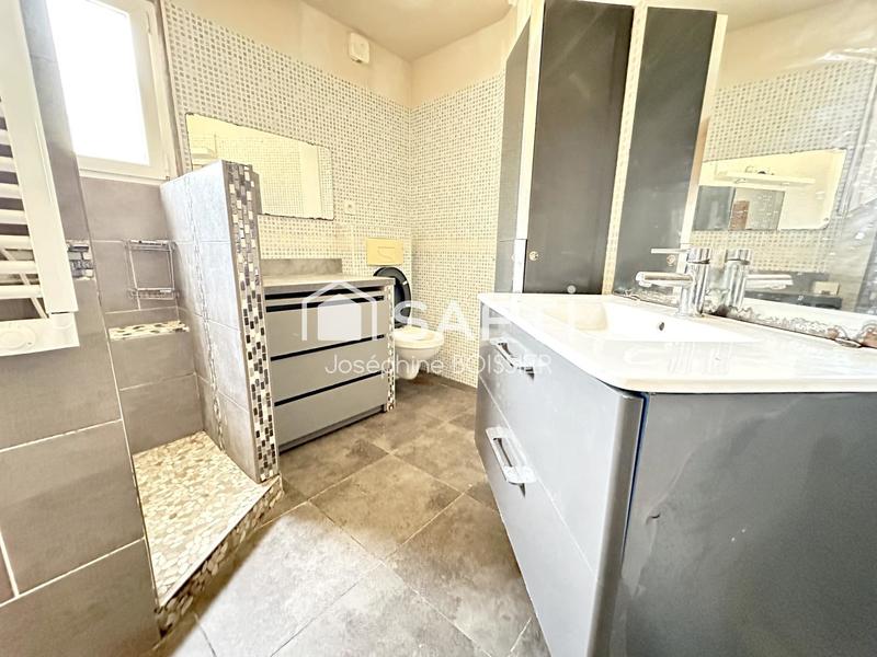 Maison - 211 m² - 11 pièces