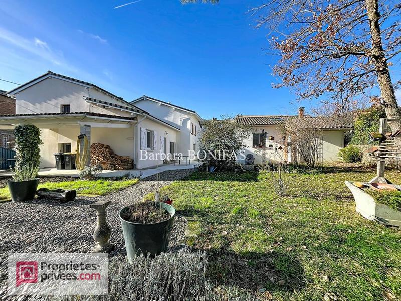 Maison - 230 m² - 7 pièces