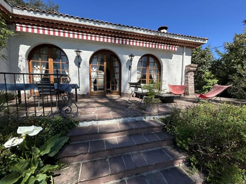 Maison - 205 m² - 7 pièces