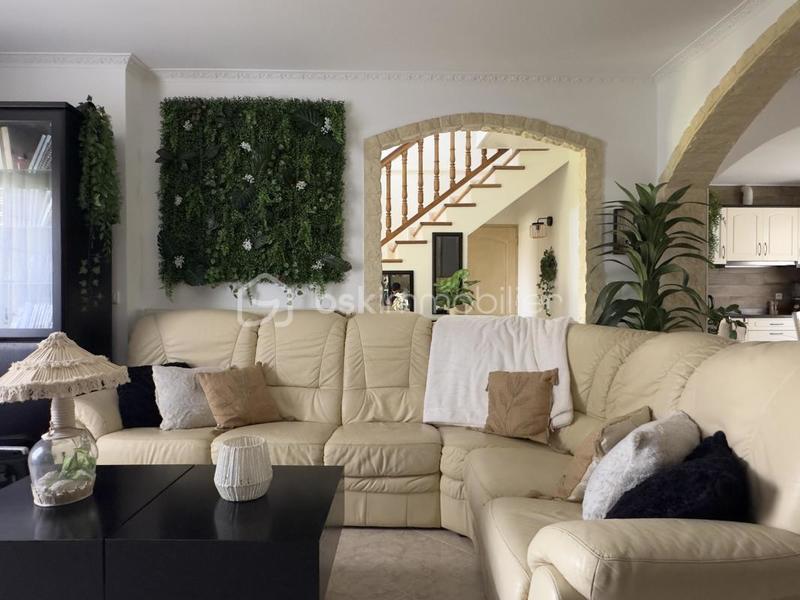 Maison traditionnelle - 165 m² - 8 pièces