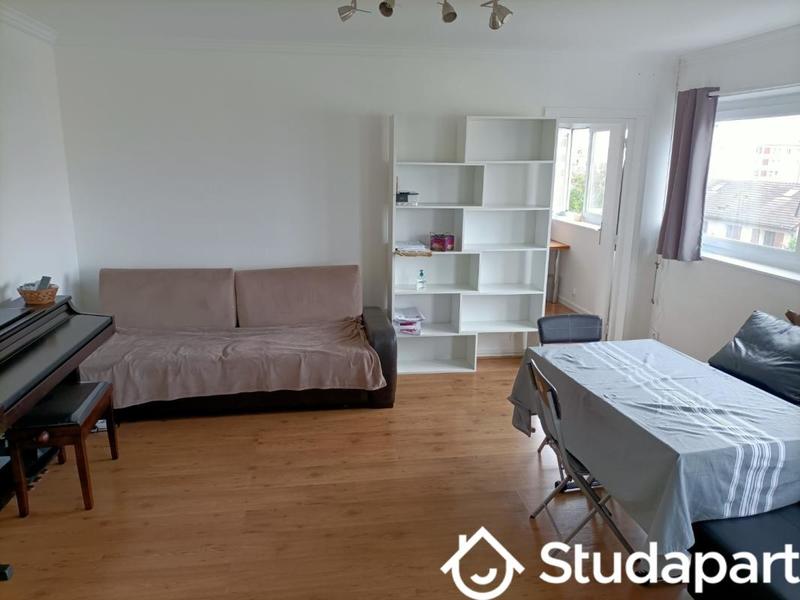 Chambre - 11 m² - 1 pièce