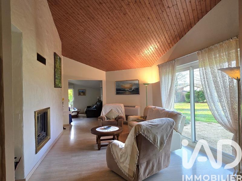 Maison - 290 m² - 9 pièces