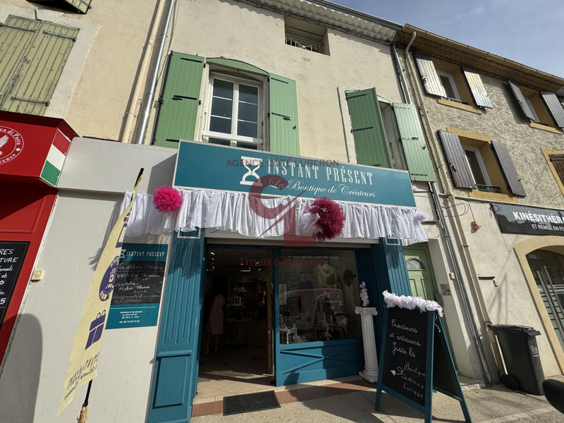 Magasins - 70 m² - 2 pièces