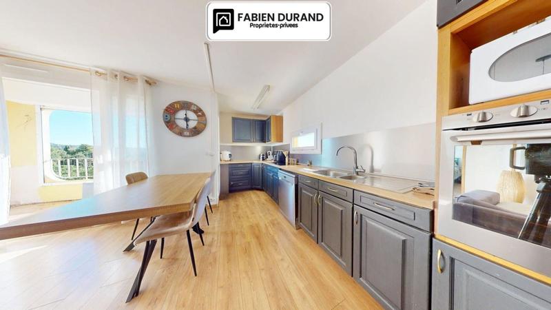 Appartement - 80 m² - 4 pièces