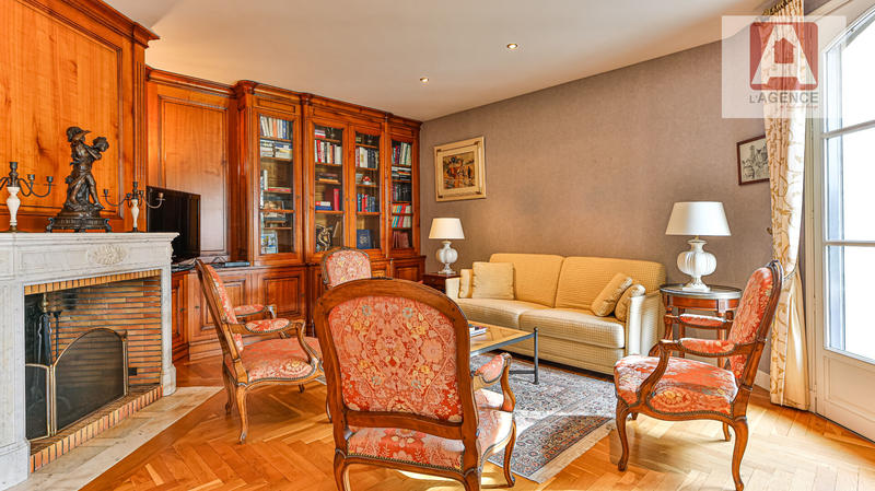 Maison - 244 m² - 4 pièces