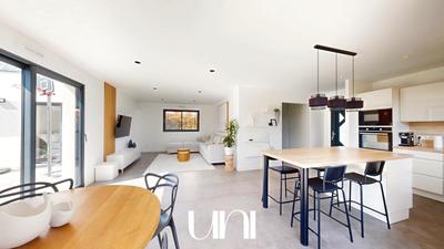 Maison - 128 m² - 5 pièces