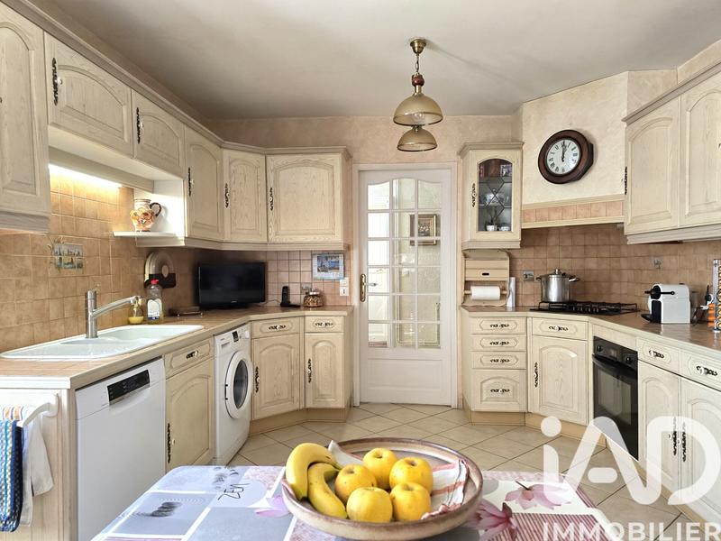 Maison - 327 m² - 10 pièces