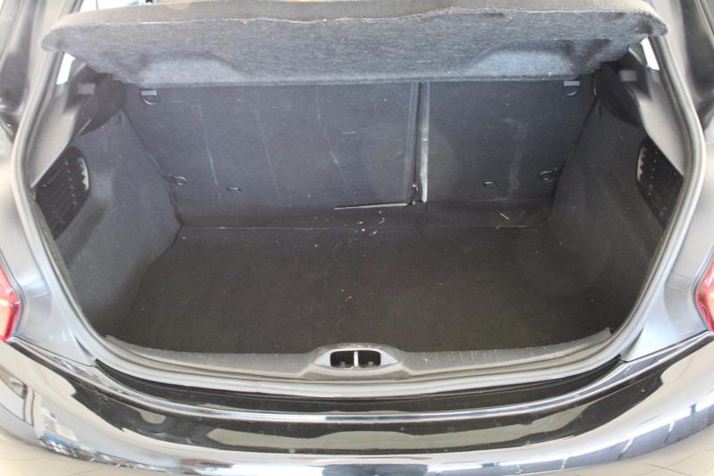 Peugeot 208 Puretech 82 €6.c Allure