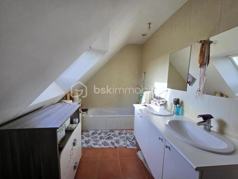 Maison traditionnelle - 112 m² - 6 pièces